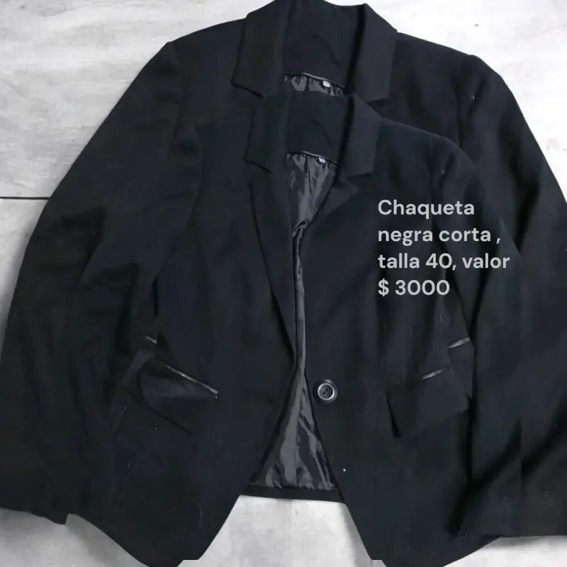 Chaqueta Negra Corta Talla 40 y 46 - 1