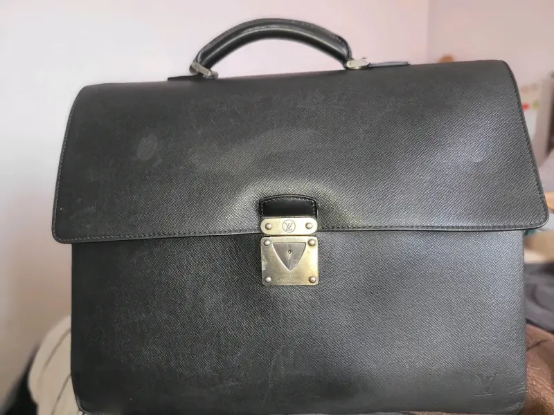 Maletín de cuero negro Louis Vuitton con cierre metálico - 2