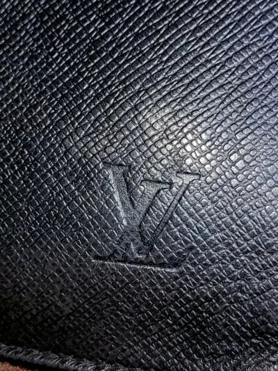 Maletín de cuero negro Louis Vuitton con cierre metálico - miniatura 4
