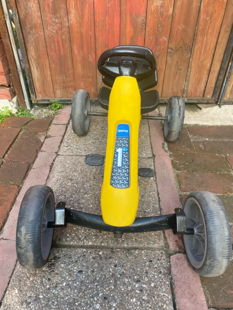 Kart a pedales infantil BERG amarillo - 1