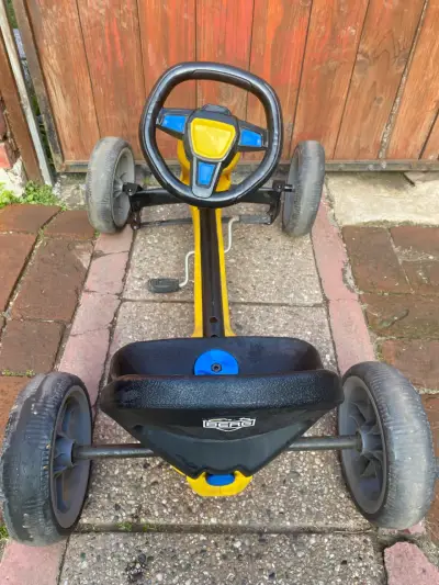 Kart a pedales infantil BERG amarillo - miniatura 2