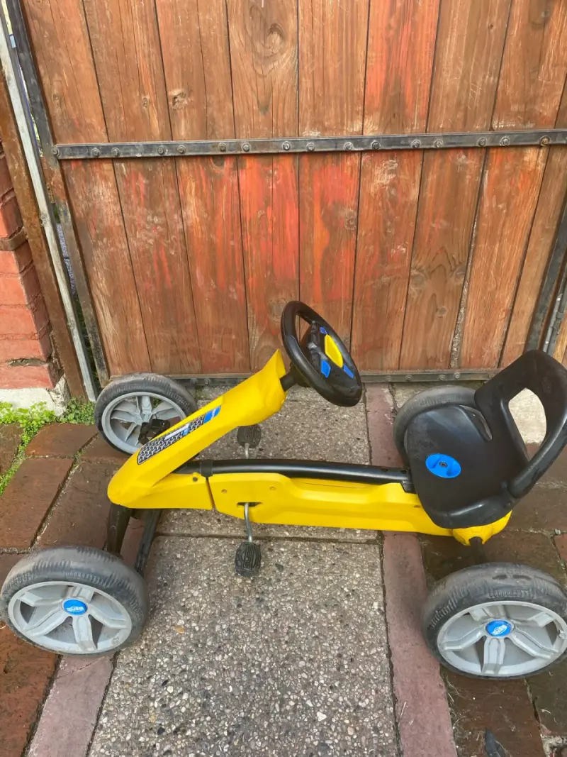 Kart a pedales infantil BERG amarillo - 3