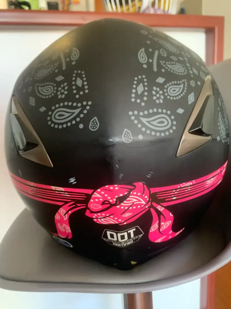 Casco de moto negro con diseño AFX - 4