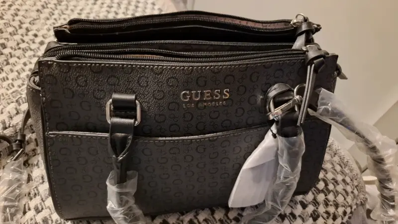 Cartera Guess Original  negro con logo - 4