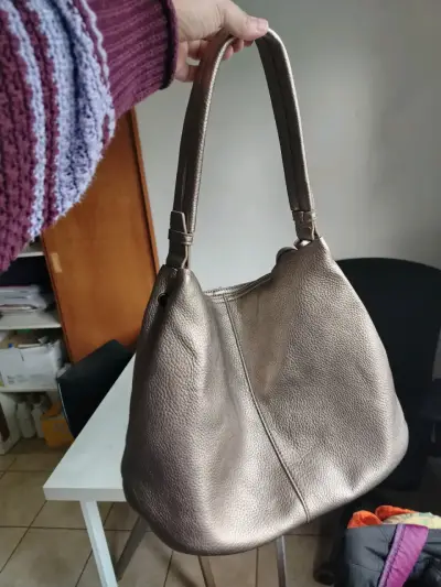 Cartera de cuero metálico con borla - miniatura 1