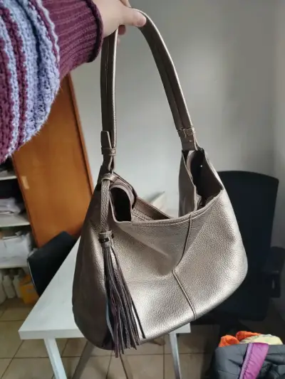 Cartera de cuero metálico con borla - miniatura 2