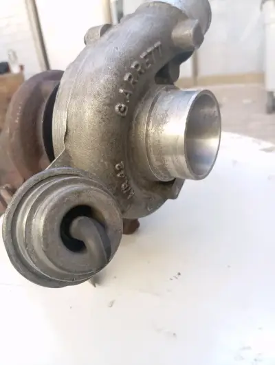 Turbocompresor Garrett usado en buen estado - miniatura 1