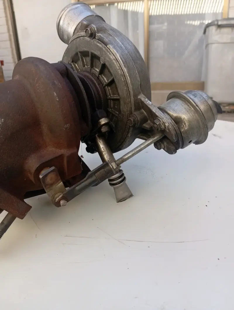 Turbocompresor Garrett usado en buen estado - 2