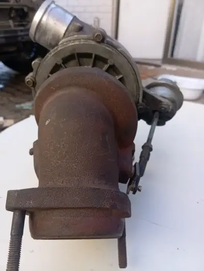 Turbocompresor Garrett usado en buen estado - miniatura 3