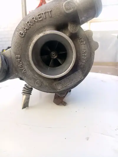 Turbocompresor Garrett usado en buen estado - miniatura 4