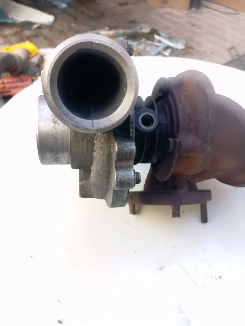 Turbocompresor Garrett usado en buen estado - 5