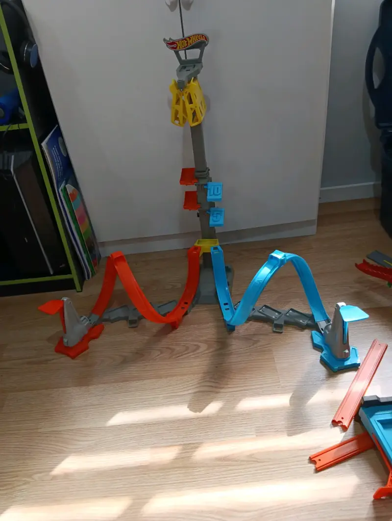 Pista de carreras Hot Wheels con loopings - 2