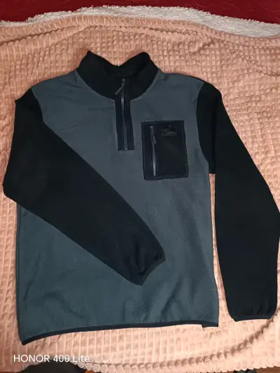 Polerón de Hombre Gris y Negro con Cierre Frontal - miniatura 1