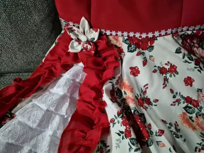 Vestido hermoso de cueca estilo corsé - miniatura 4