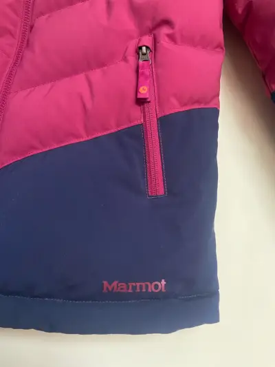 Chaqueta de invierno Marmot burdeo y azul - miniatura 3