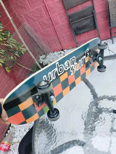 Skateboard Urban Surf diseño colorido - miniatura 1