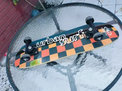 Skateboard Urban Surf diseño colorido - miniatura 2