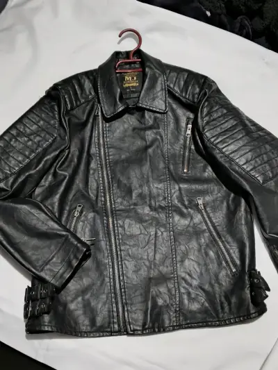 Chaqueta de cuero negra estilo biker para hombre - miniatura 2