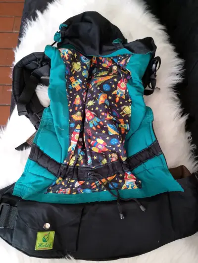 Mochila portabebé Malee diseño espacial - miniatura 1