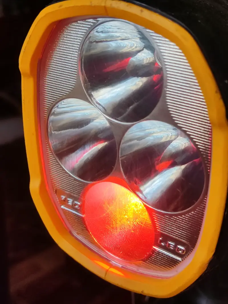 Linterna LED DeWalt para trabajo - 6