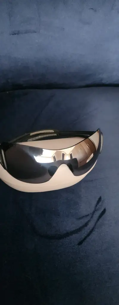 Gafas de Sol Deportivas con Estuche - miniatura 1