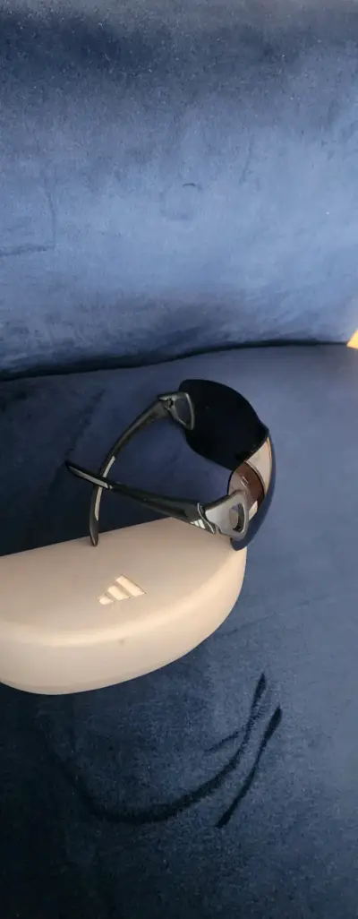 Gafas de Sol Deportivas con Estuche - miniatura 2
