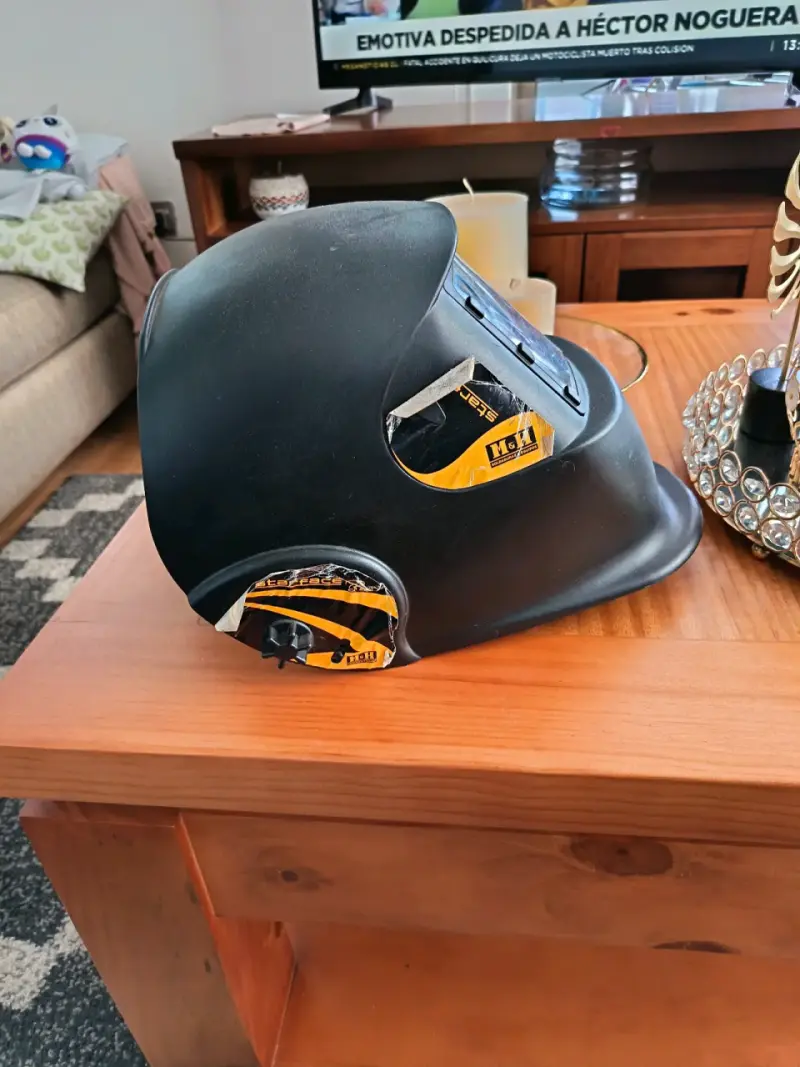 Soldadora Inversora M&H Kombat 160 con Máscara - 4