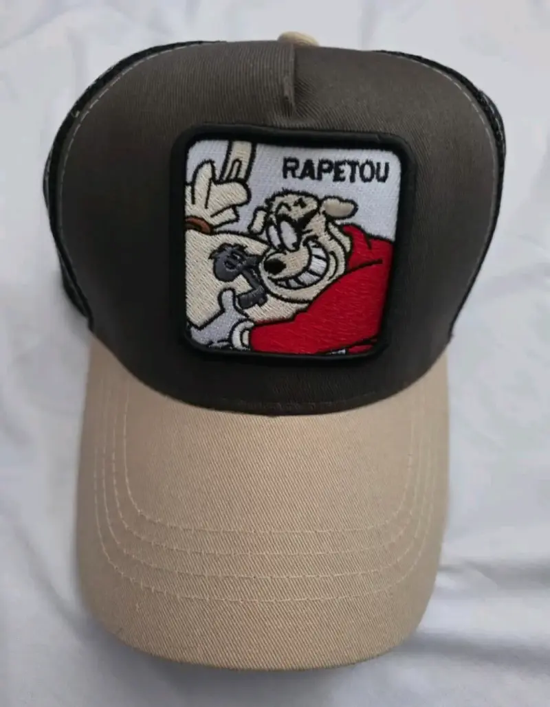 Gorra con diseño de personajes animados - 3