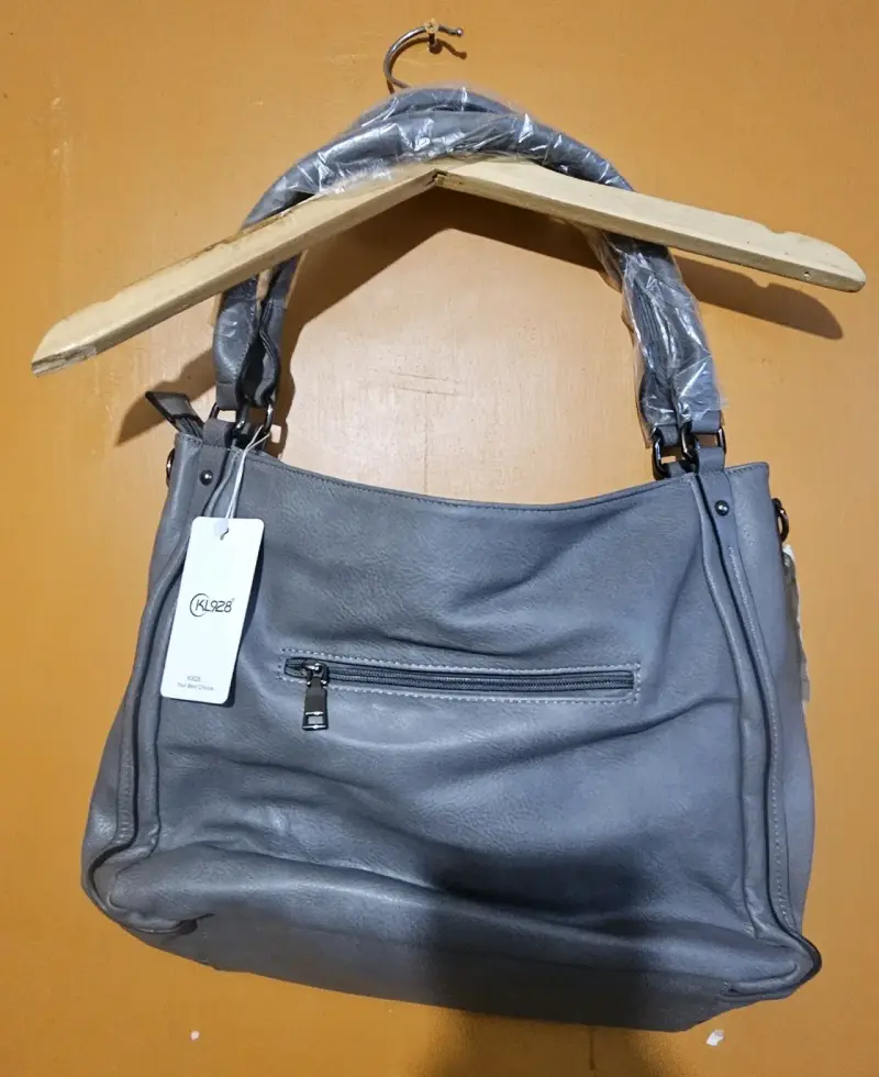 Bolso de cuero gris con cierre y asas reforzadas - 2