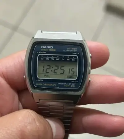 CASIO | 81QS-35Reloj digital Casio vintage años 80 - miniatura 1