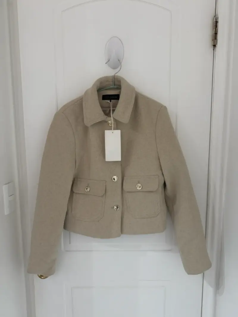 Chaqueta beige de lana con bolsillos - 1
