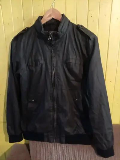 Chaqueta bomber reversible negra y burdeos - miniatura 1