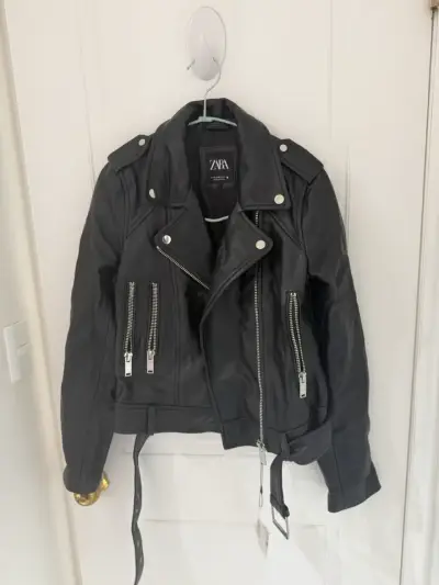 Chaqueta de cuero negra Zara estilo biker - miniatura 1