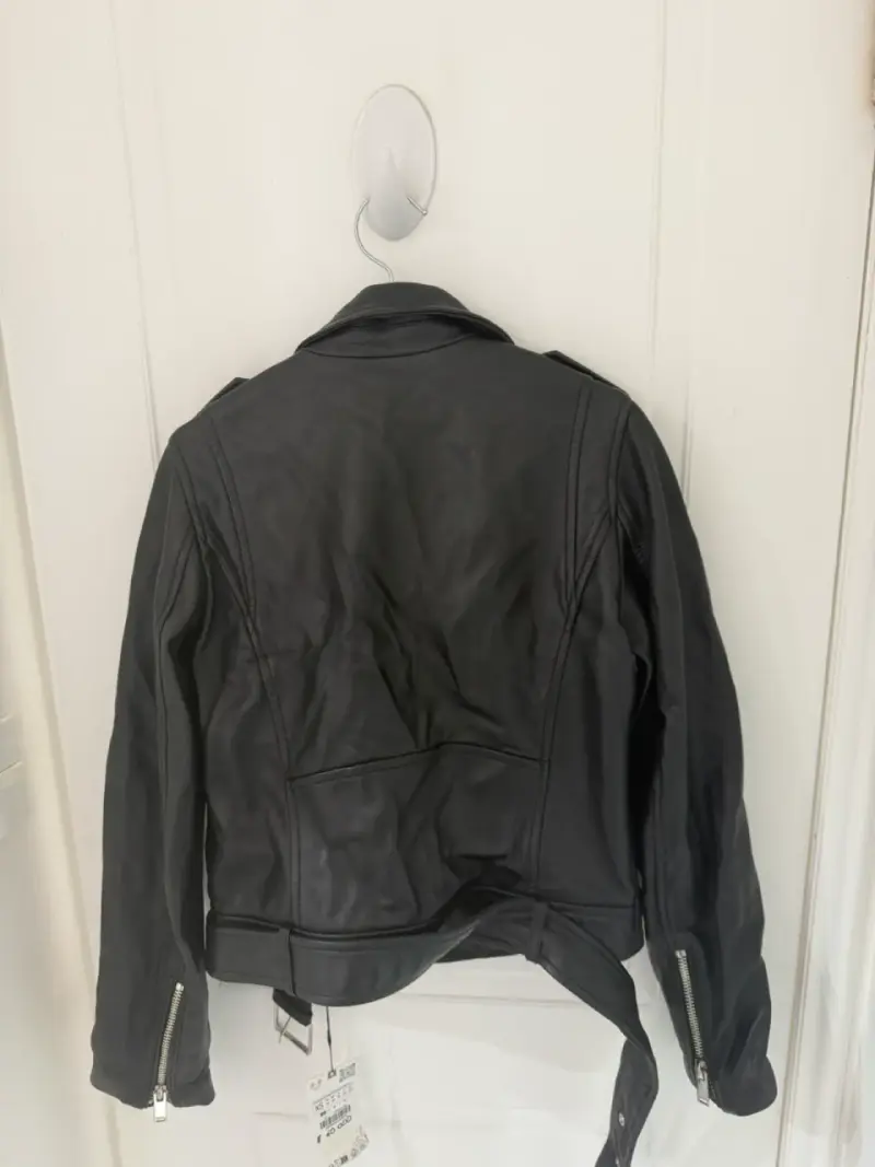 Chaqueta de cuero negra Zara estilo biker - 3