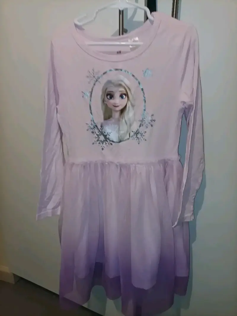 Vestido de niña Frozen con diseño de Elsa