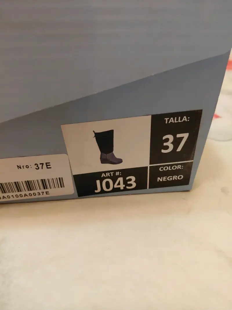 Botas de cuero negro con plataforma y tachas - 3