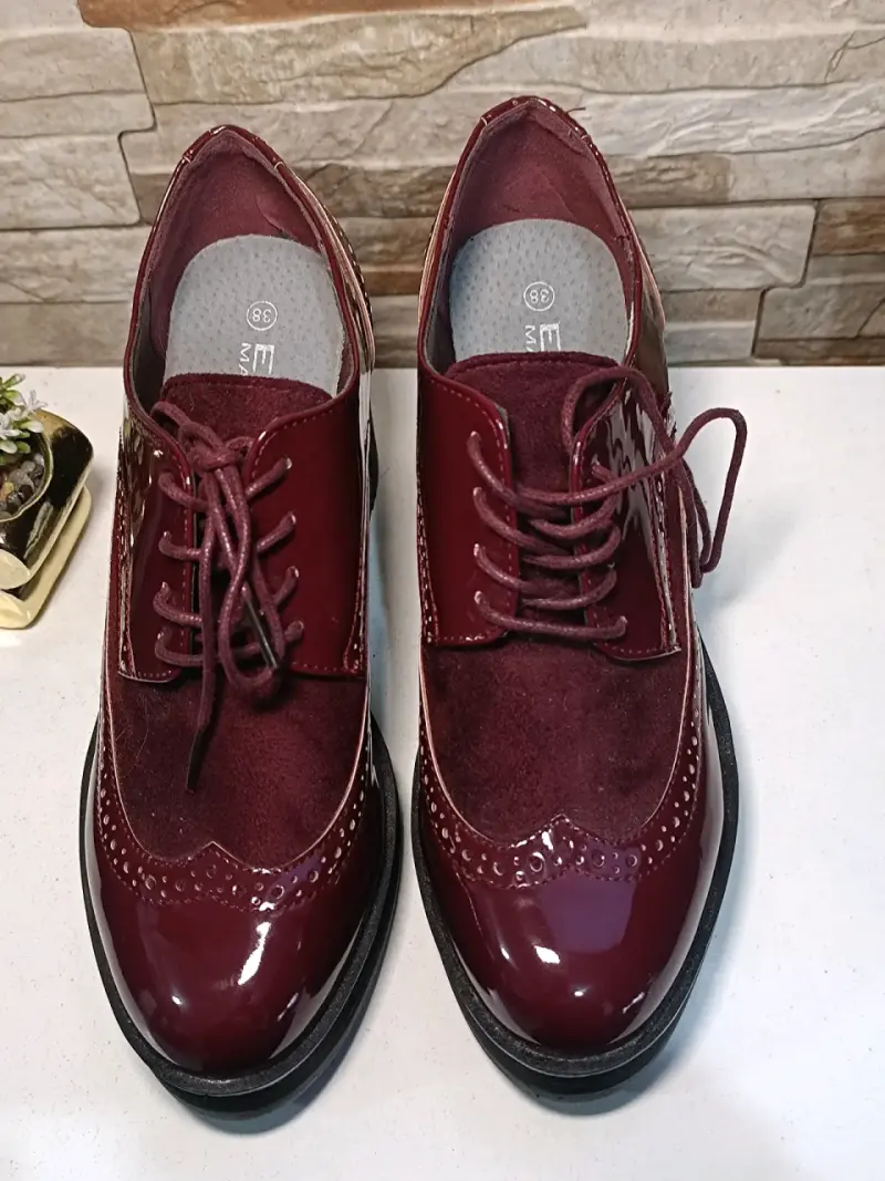 Zapatos de charol burdeos con tacón grueso - 3