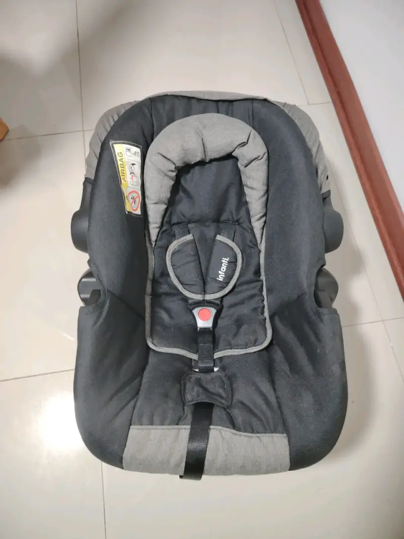 Silla de Auto para Bebé Infanti Negra