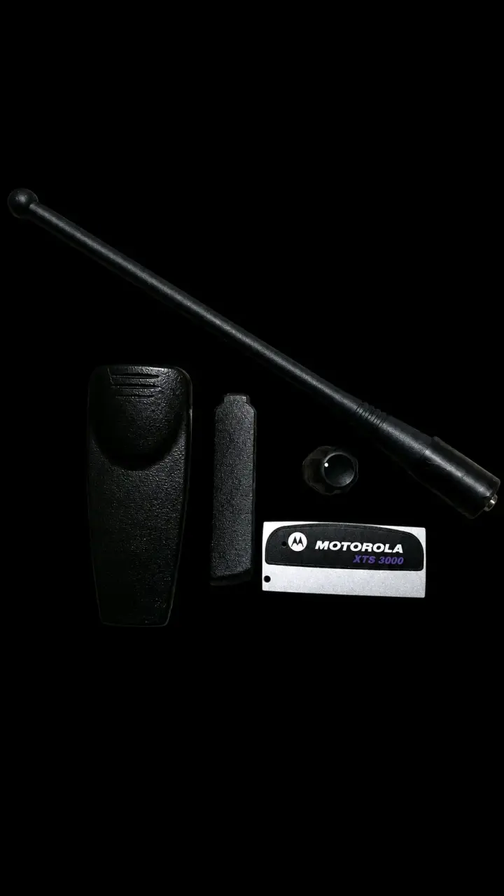 Radio Motorola Deep 550 con cargador y accesorios - 3