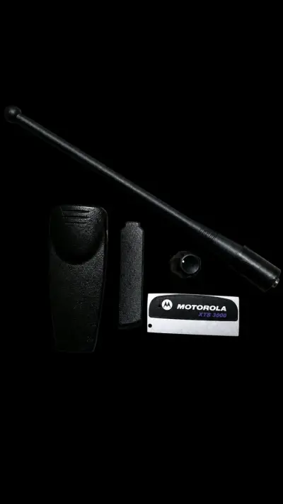 Radio Motorola Deep 550 con cargador y accesorios - miniatura 3