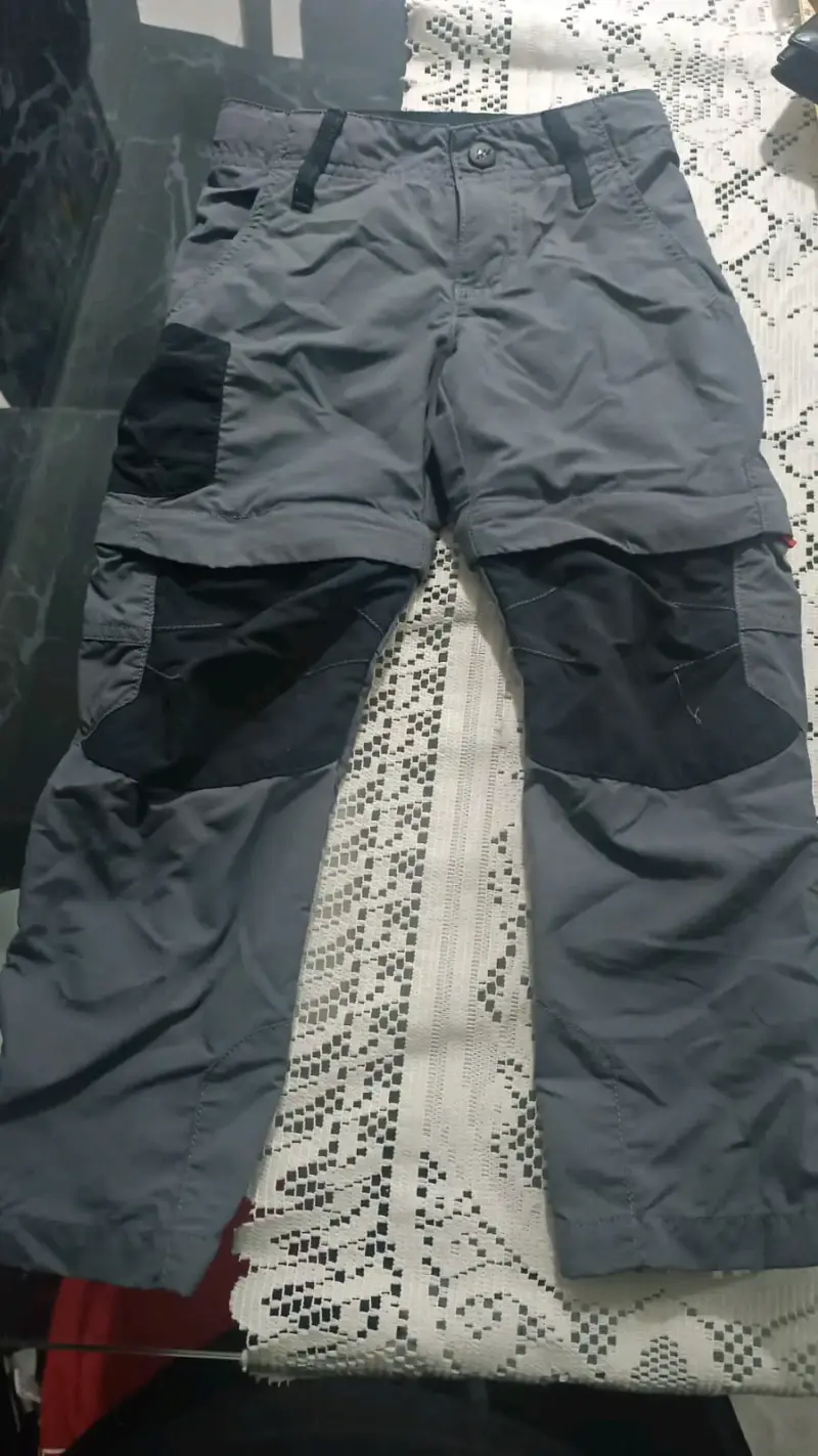 Pantalones cargo gris para niño