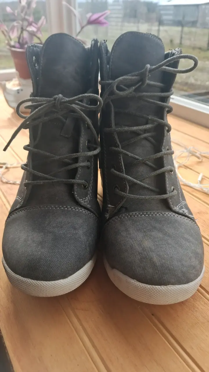 Botines de lona gris con cordones - 1