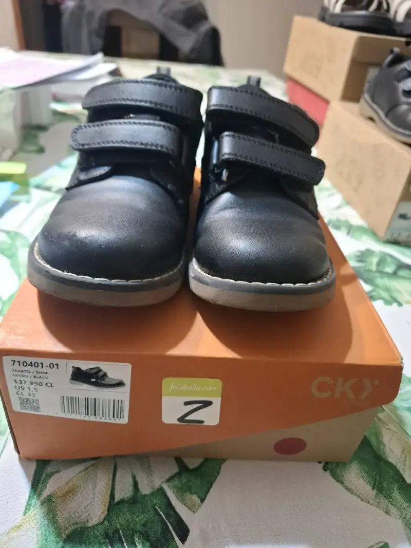 Zapatos escolares negros CKY talla 33