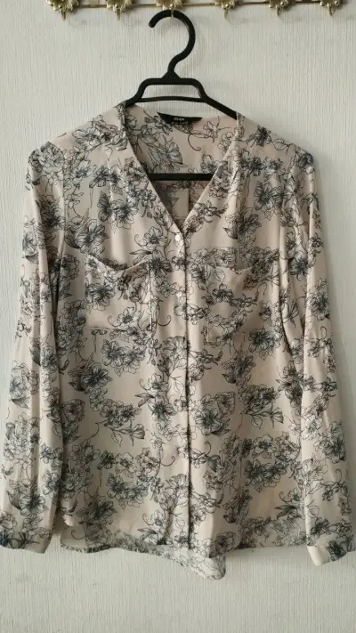 Blusa floral de mujer Max en tonos beige - miniatura 1