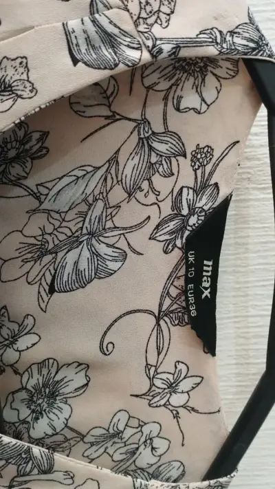 Blusa floral de mujer Max en tonos beige - miniatura 2