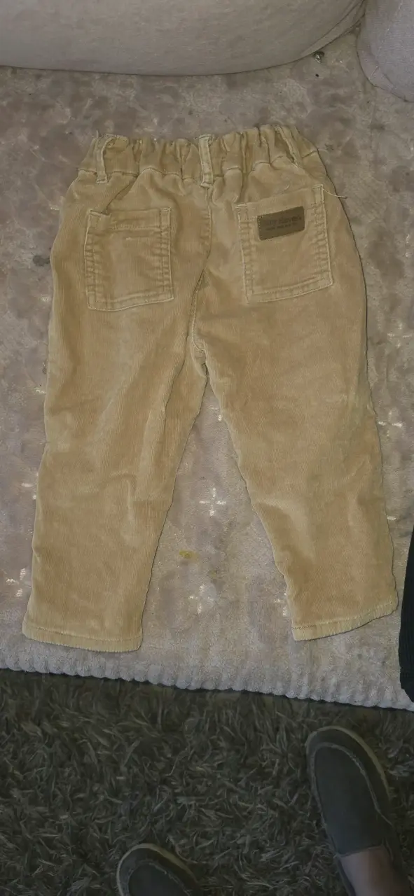 Pantalones de pana para niño color beige