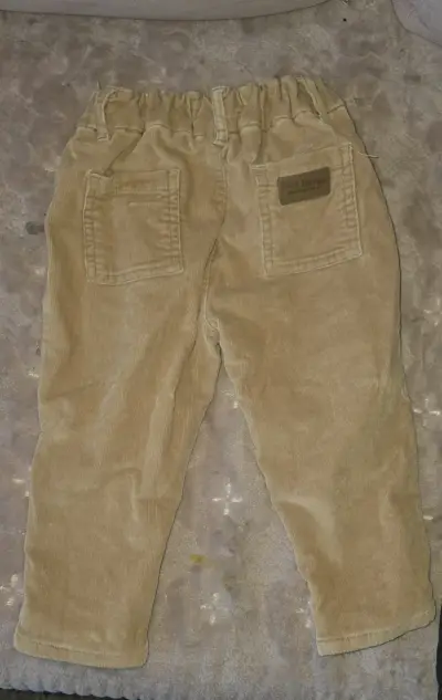 Pantalones de pana para niño color beige - miniatura 2