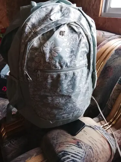 Mochila estampada con diseño floral y geométrico - miniatura 3