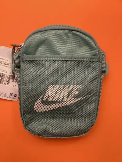 Bolso cruzado Nike verde unisex - miniatura 5