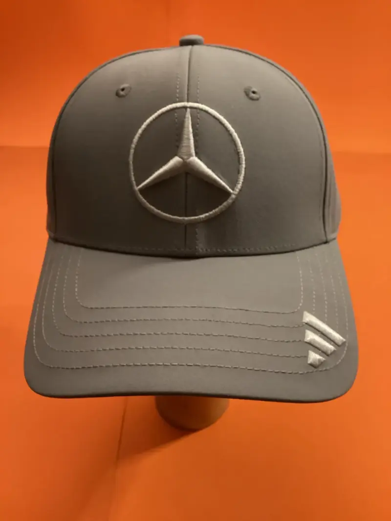 Gorra gris Mercedes AMG Petronas F1